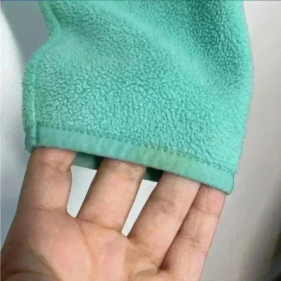 VINEYARD VINES | Seersucker Shep Fleece 1/4 Zip Pullover - Picture 3 of 9